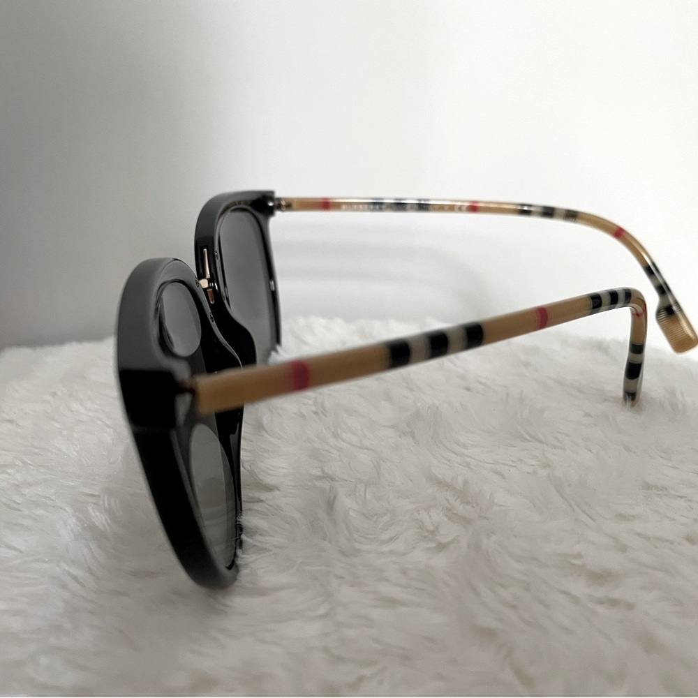 Burberry Women’s Luxury BE4316 Willow Gradient Sunglass - Picture 8 of 12